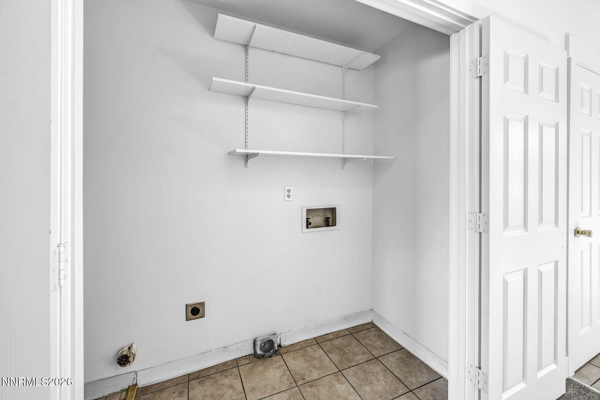 312 Smithridge Park Reno, NV 89502 - Photo 10 of 21 a view of a room with shelf