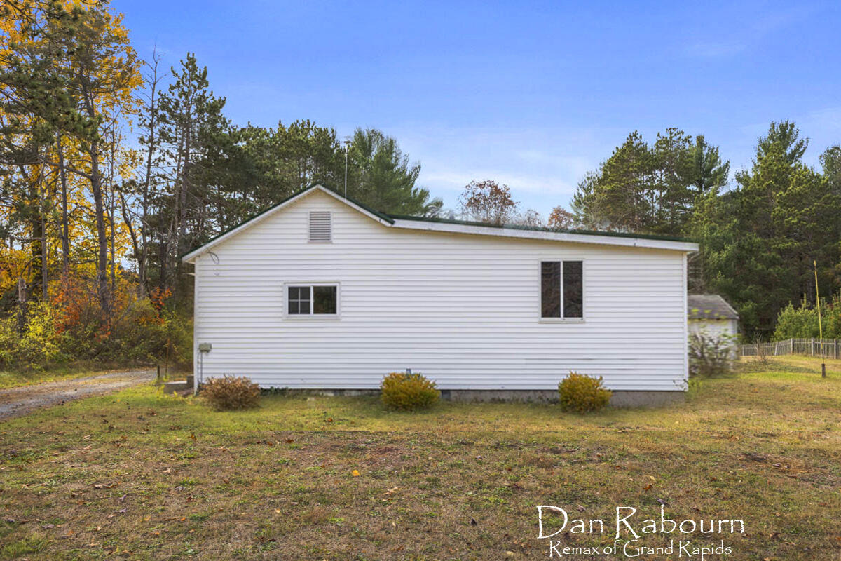 3685 Ross Road Muskegon, MI 49445 - Photo 15 of 22 Rear