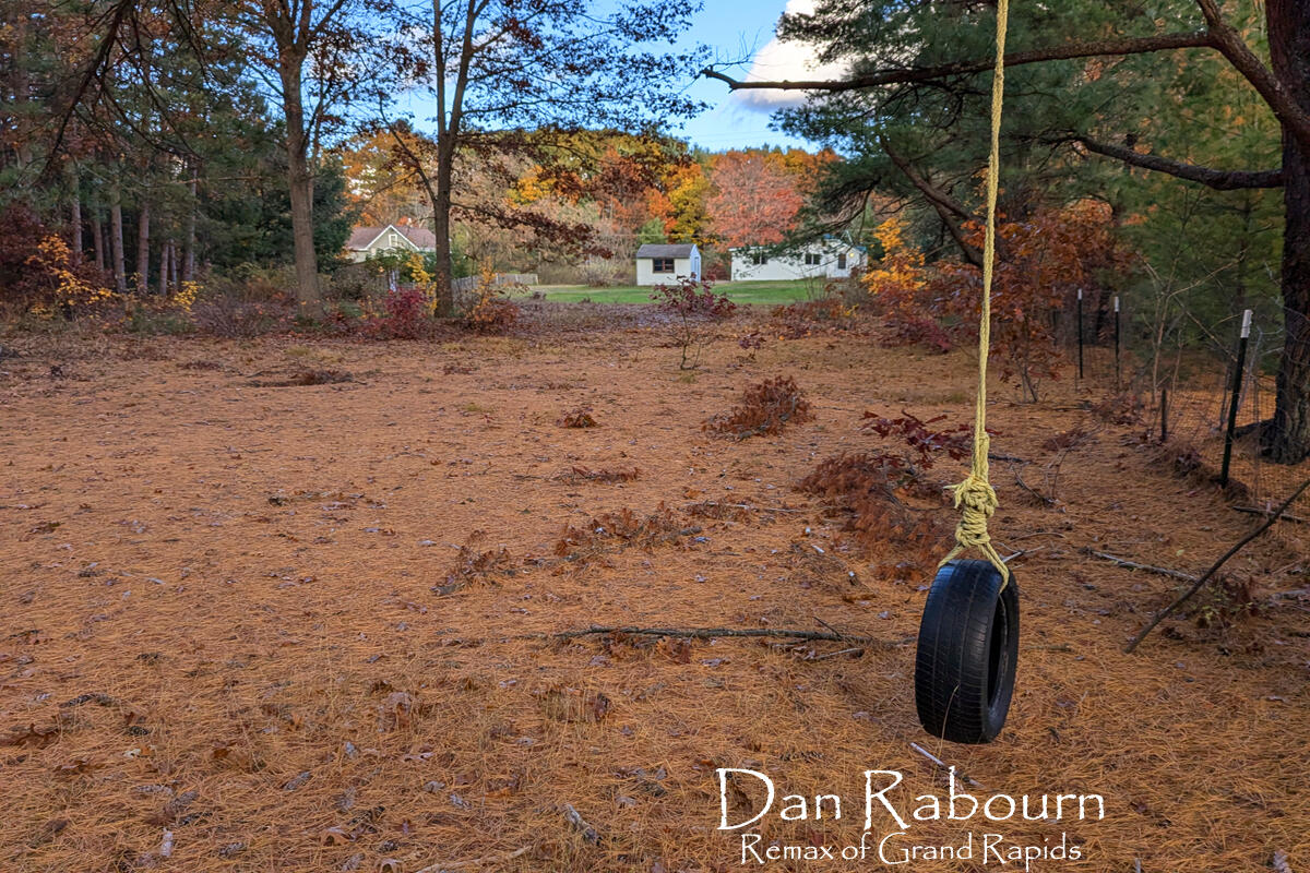 3685 Ross Road Muskegon, MI 49445 - Photo 20 of 22 PXL_20241025_212747925