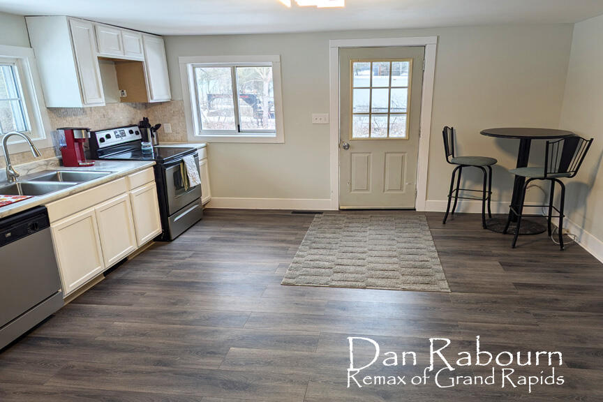 3685 Ross Road Muskegon, MI 49445 - Photo 5 of 22 PXL_20250304_181450640