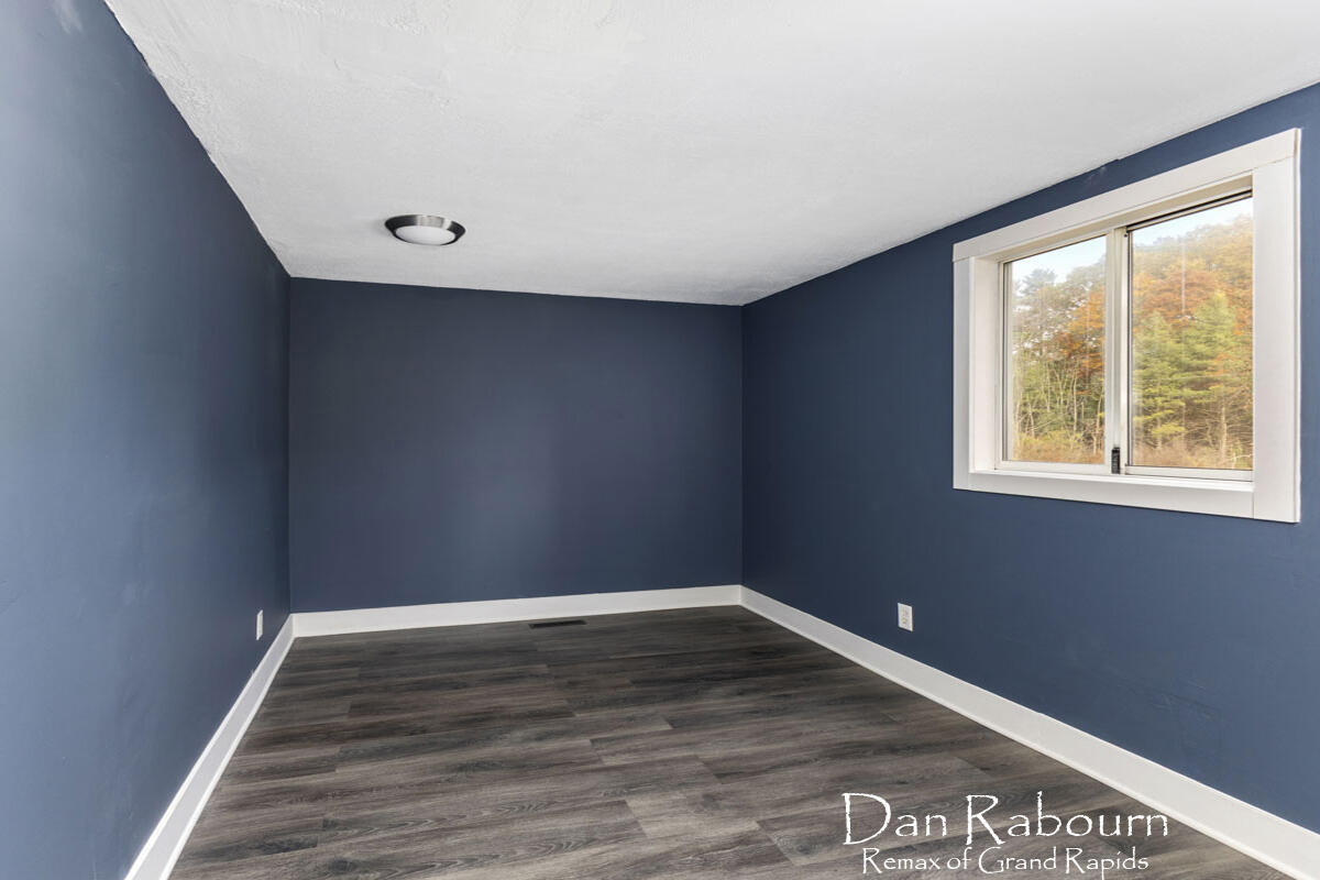 3685 Ross Road Muskegon, MI 49445 - Photo 6 of 22 IMG_1008