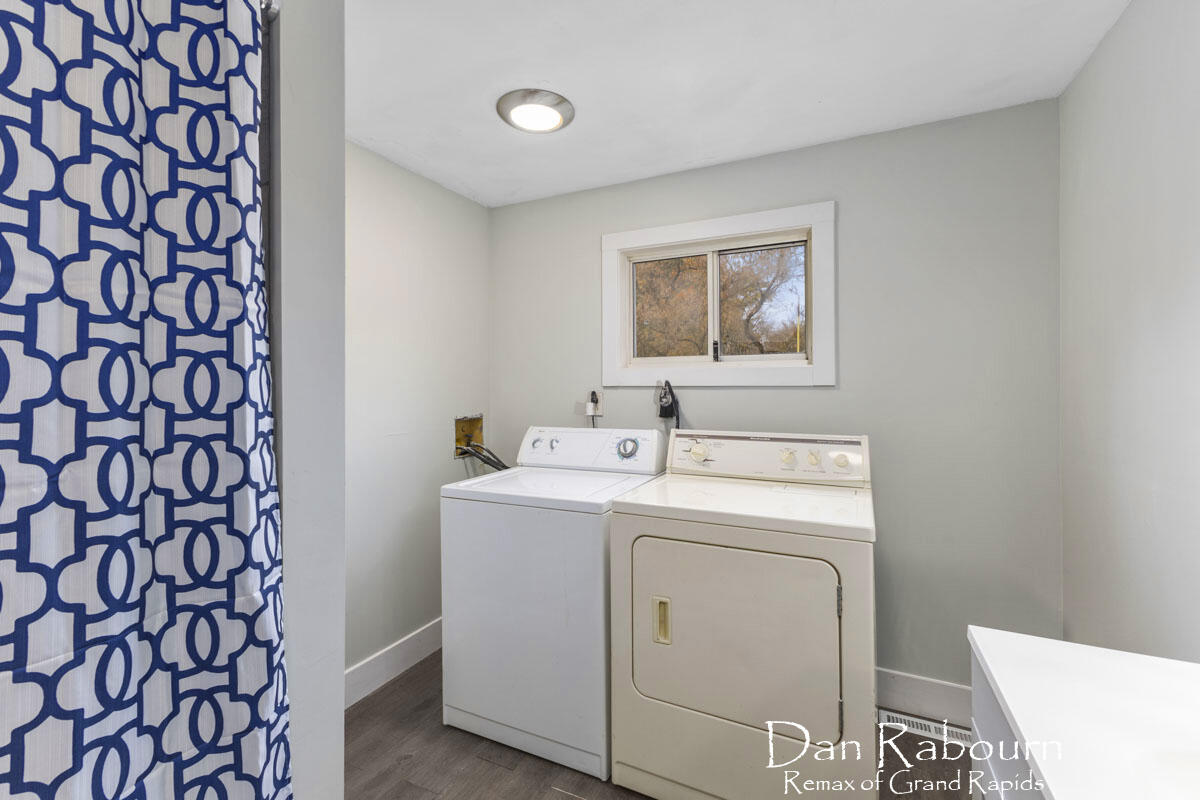 3685 Ross Road Muskegon, MI 49445 - Photo 10 of 22 IMG_1012