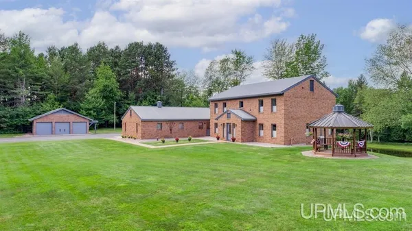 $1,275,000 | 111 Lara Lei Trail, Marquette, MI 49855