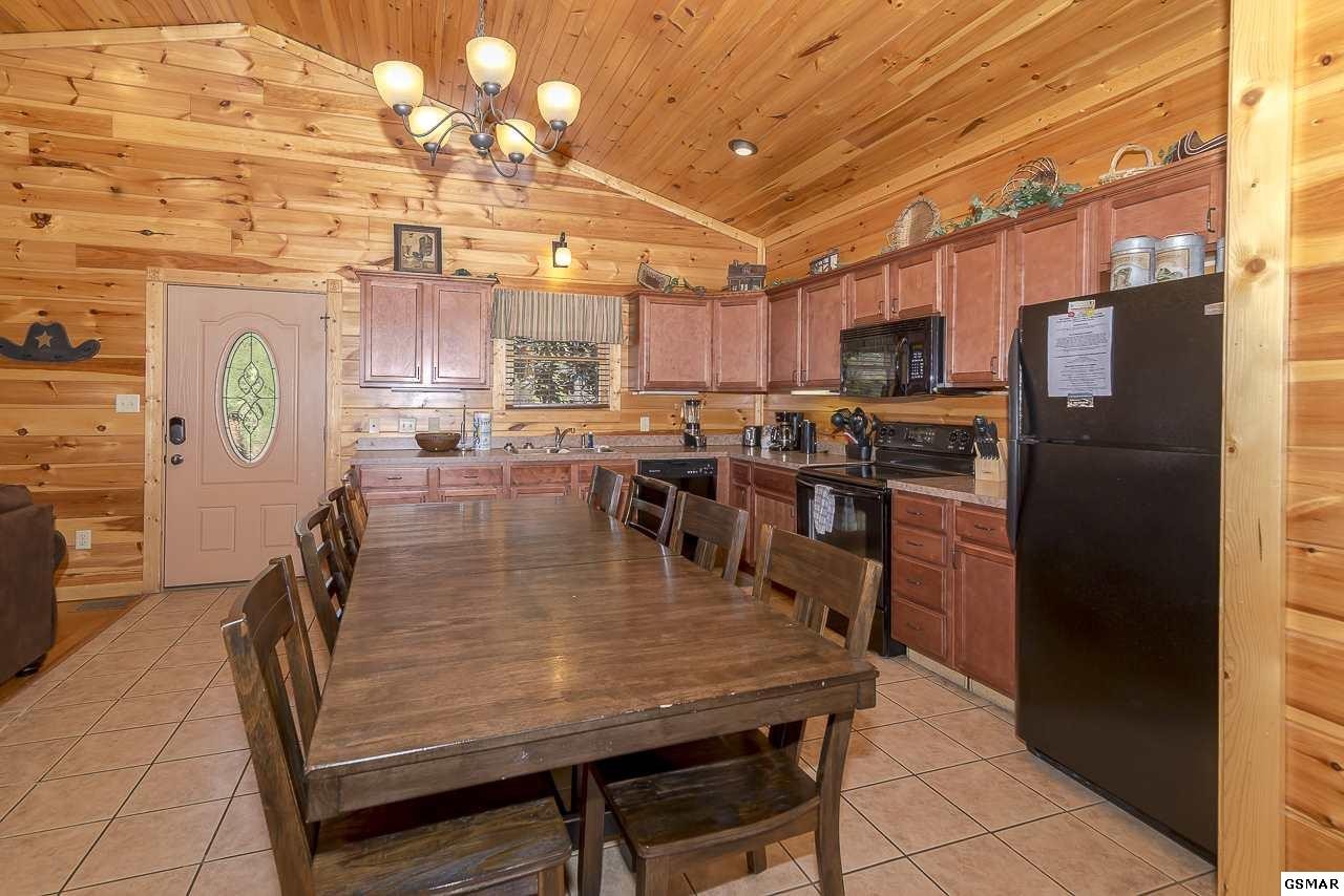 812 Resort Way, Unit ROCKYTOP Gatlinburg, TN 37738 - Photo 7 of 29 Gallery Image 7