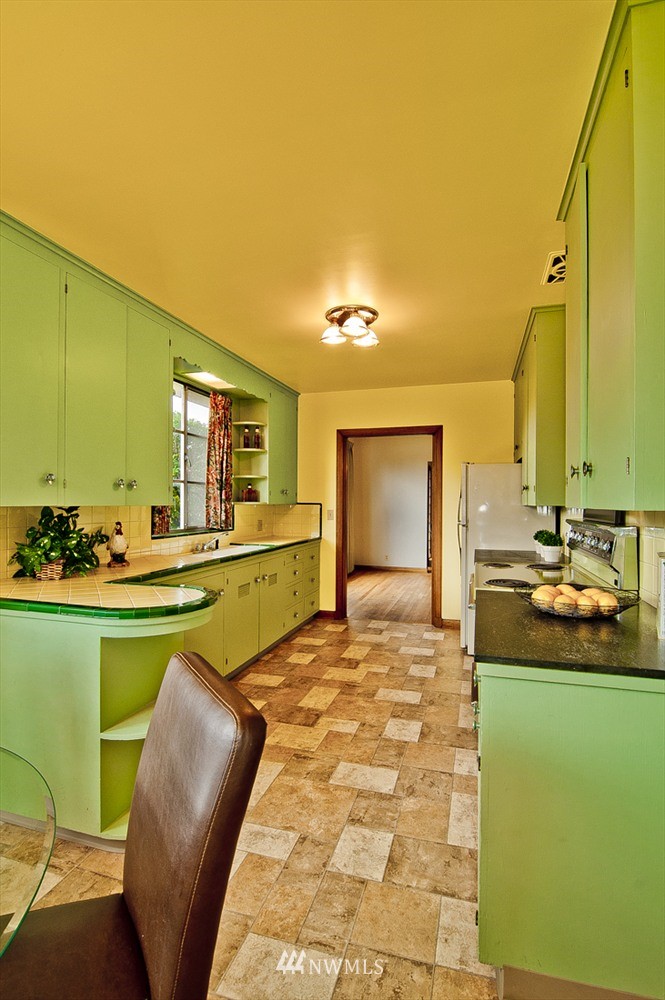 322 South 15th Street Renton, WA 98055 - Photo 11 of 23