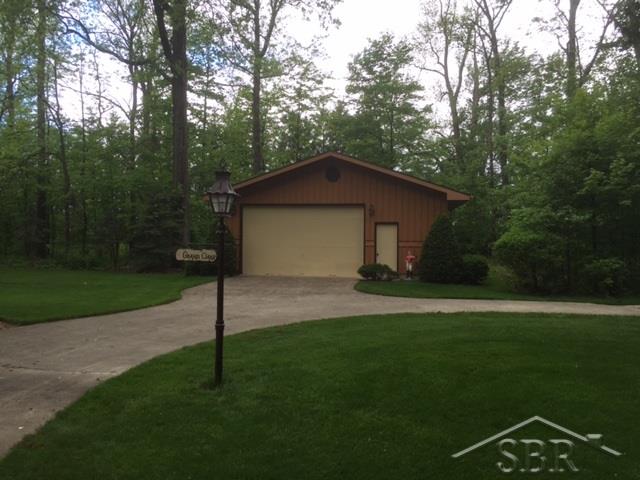 12160 Baker Road Frankenmuth, MI 48734 - Photo 2 of 31 31244197-1.JPG