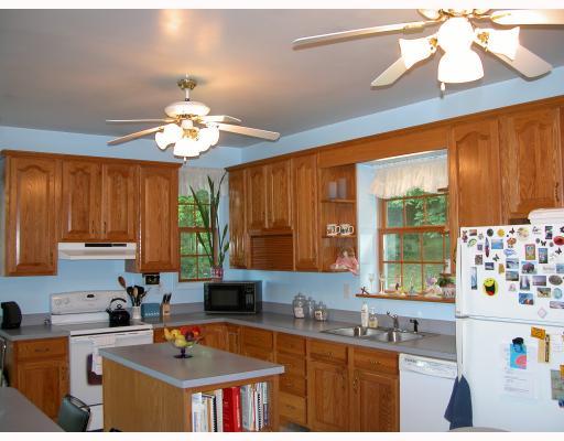 899 Prospect Road Evans City, PA 16033 - Photo 2 of 18 Kitchen.