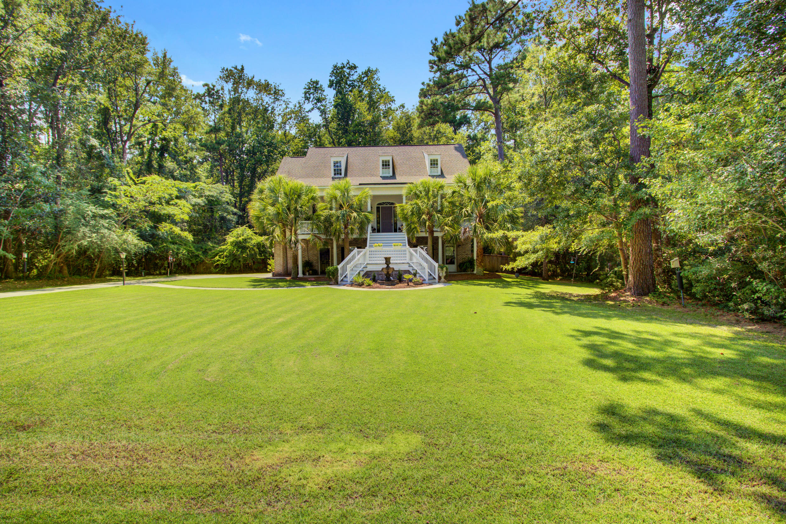 208 Huntington Road Summerville, SC 29483 - Photo 1 of 45 308 Huntington, Summerville SC (7)