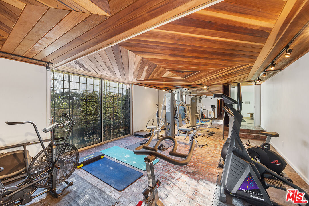 723 Palisades Beach Road, Unit 211 Santa Monica, CA 90402 - Photo 27 of 30 a view of a room with gym equipment
