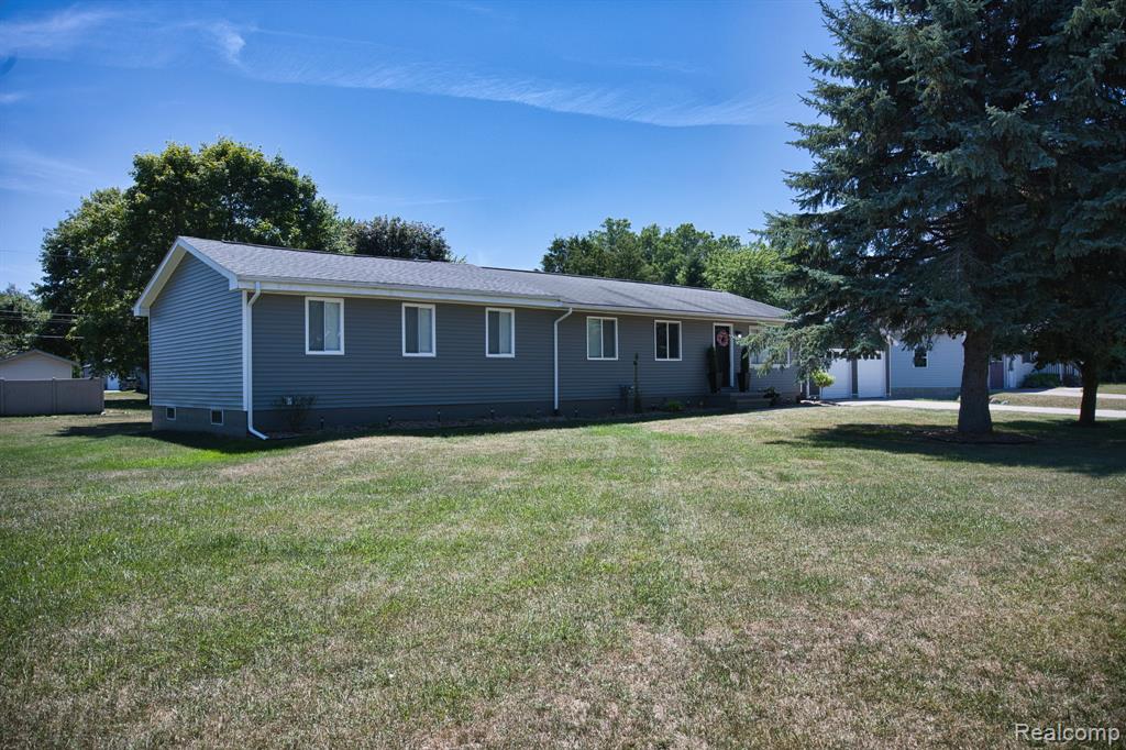 1142 George Street Bad Axe, MI 48413 - Photo 4 of 65
