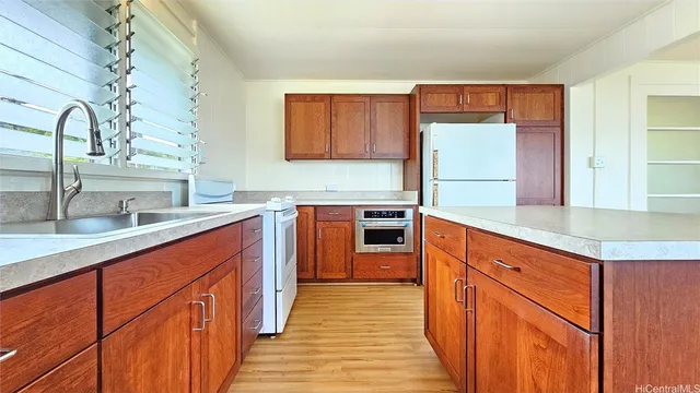 $3,000 | 615 22nd Avenue, Honolulu, HI 96816