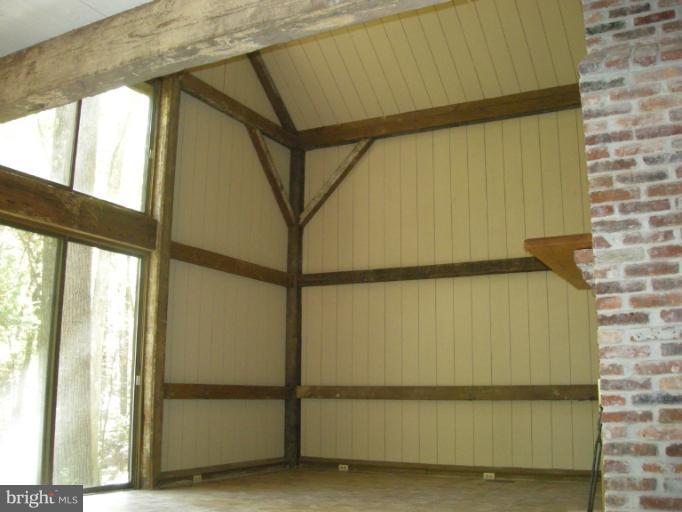13101 Dover Road Reisterstown, MD 21136 - Photo 6 of 23 Family Room features 23' vaulted ceiling