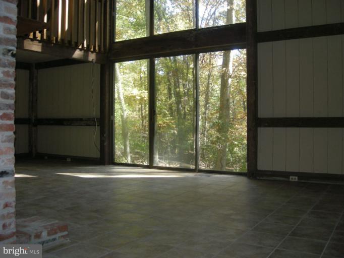 13101 Dover Road Reisterstown, MD 21136 - Photo 9 of 23 Sliders in Family Room