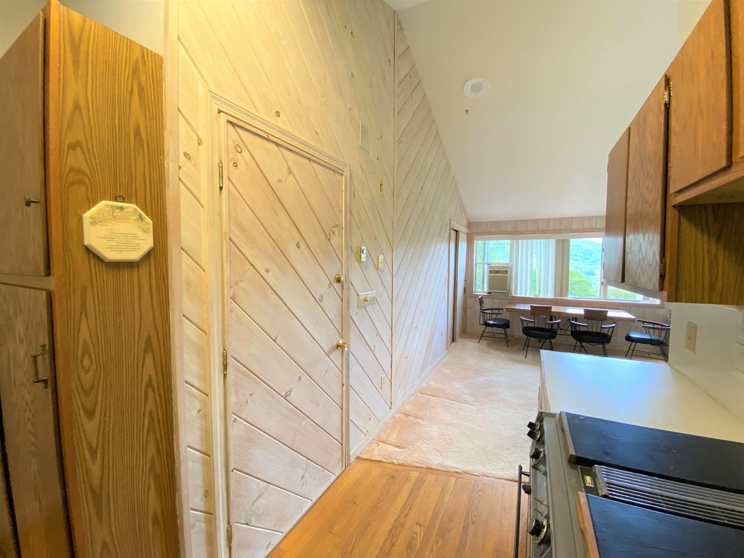 224 Chester Arthur Road Hartford, VT 05059 - Photo 13 of 36 Gallery Image 13