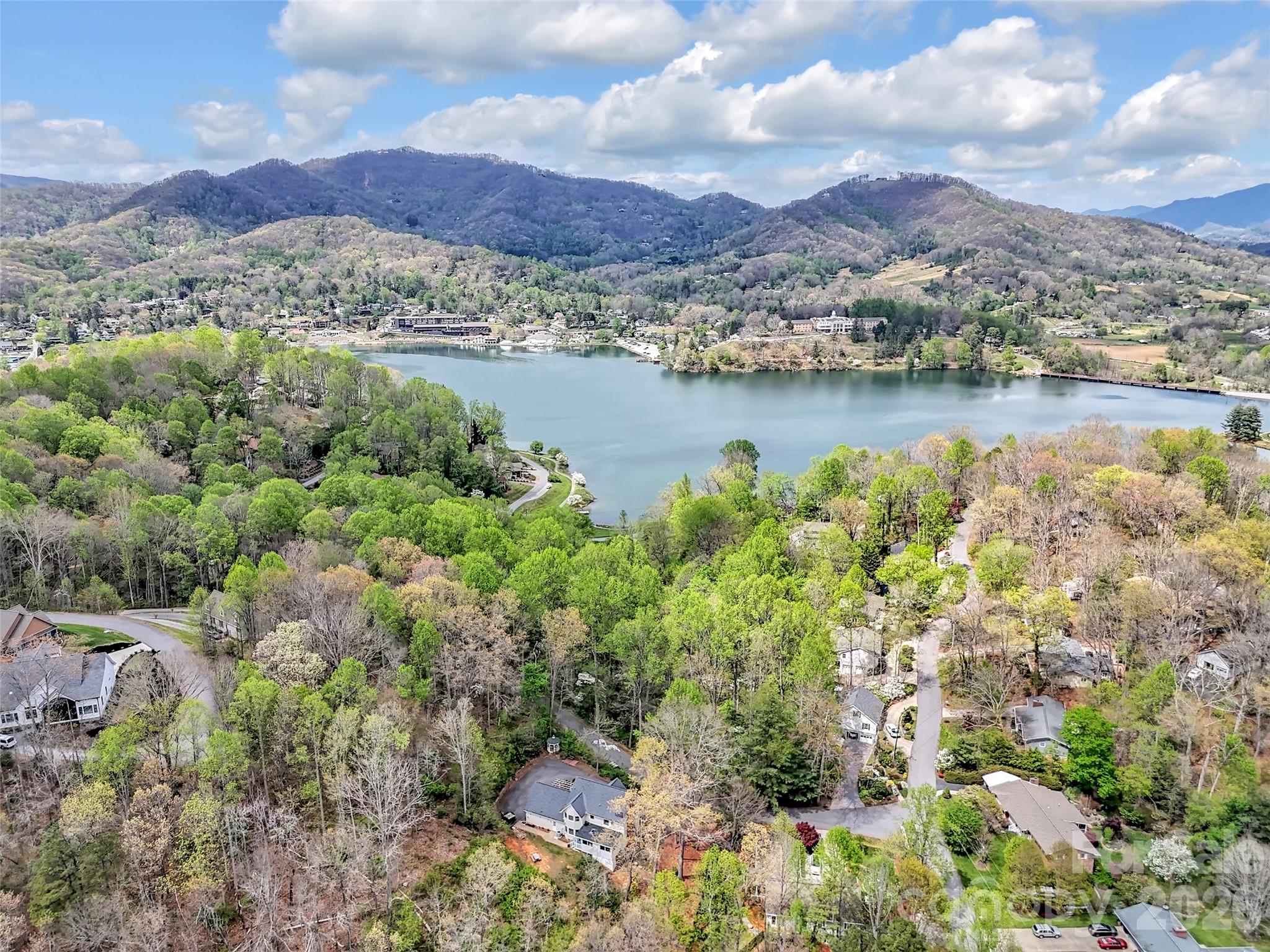 29 Tillman Road Lake Junaluska, NC 28745 - Photo 39 of 46 a view of a city with mountains in the background