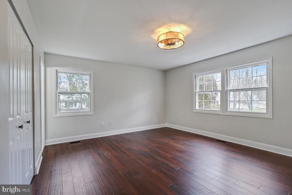 8807 Gramercy Lane Laurel, MD 20708 - Photo 28 of 69 Main bedroom with en suite bath.