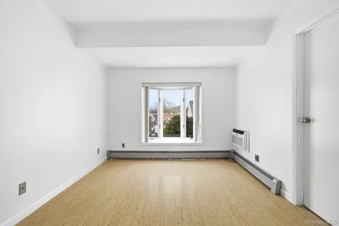 $499,000 | 152 Tier Street, Unit 206B | City Island