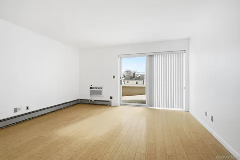 $499,000 | 152 Tier Street, Unit 206B | City Island