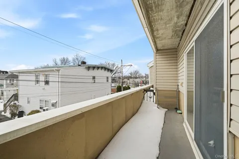 $499,000 | 152 Tier Street, Unit 206B | City Island