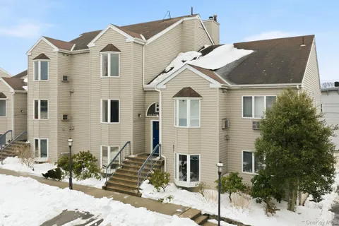 $499,000 | 152 Tier Street, Unit 206B | City Island