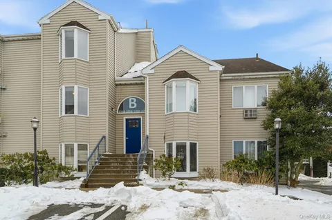 $499,000 | 152 Tier Street, Unit 206B | City Island