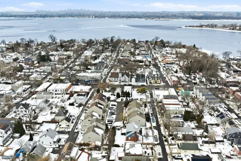 $499,000 | 152 Tier Street, Unit 206B | City Island