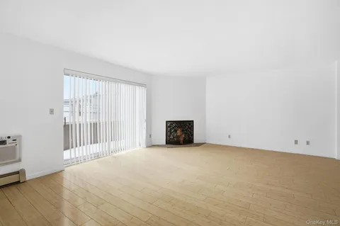 $499,000 | 152 Tier Street, Unit 206B | City Island