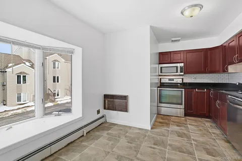 $499,000 | 152 Tier Street, Unit 206B | City Island