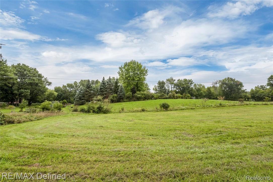 3515 Perry Lake Road Ortonville, MI 48462 - Photo 5 of 26 3515 Perry Lake Rd Brandon-large-018-15-3515 Perry Lake Rd-1499x1000-72dpi.jpg