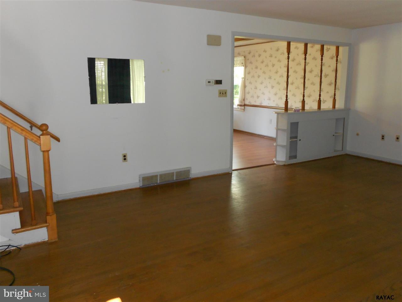 1985 Brenda Road York, PA 17408 - Photo 8 of 16 Gallery Image 8