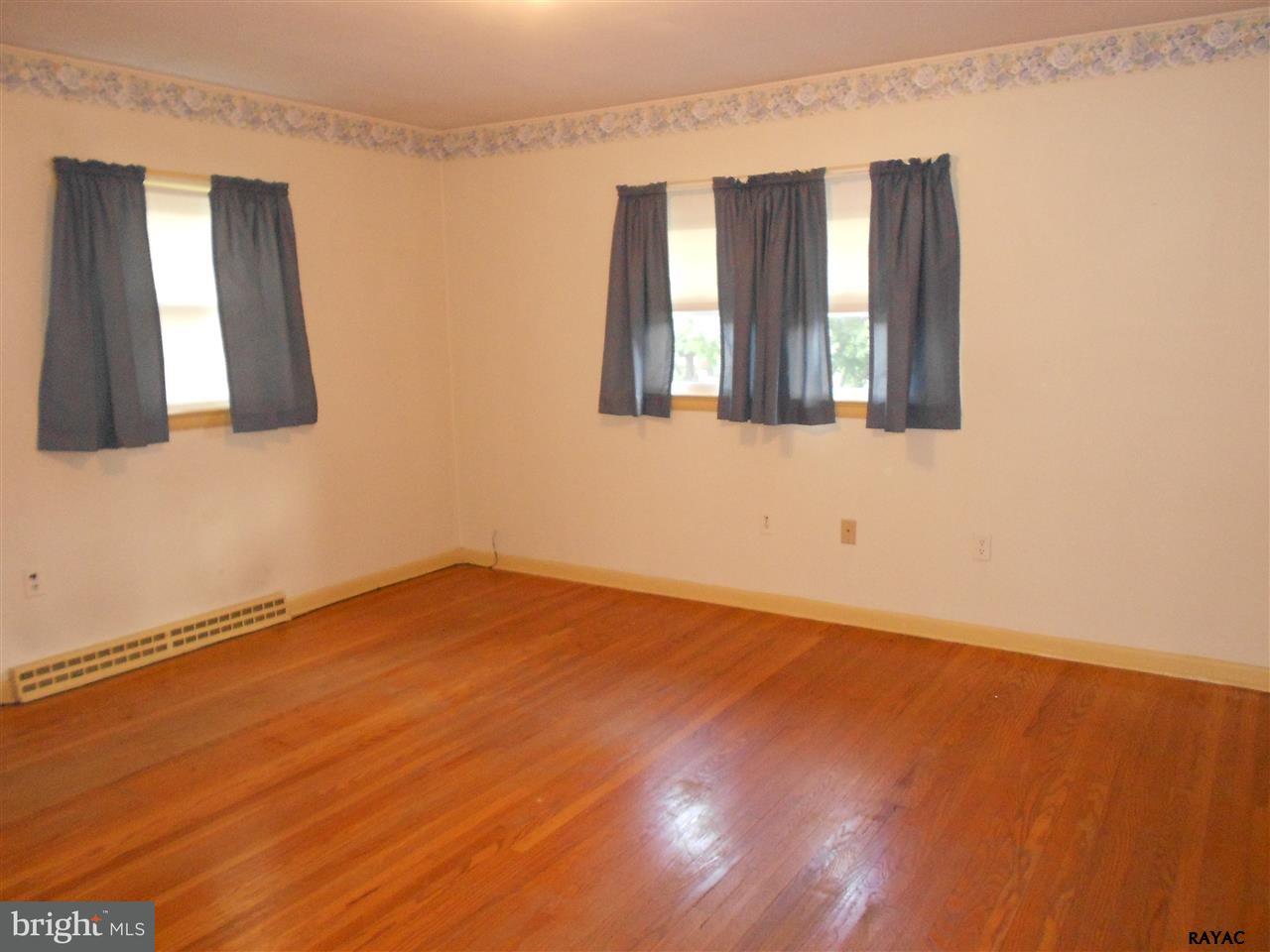 1985 Brenda Road York, PA 17408 - Photo 9 of 16 Gallery Image 9