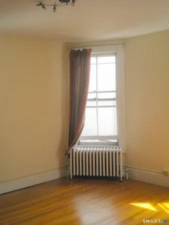 $1,800 | 382 Whitney Avenue, New Haven, CT 06511