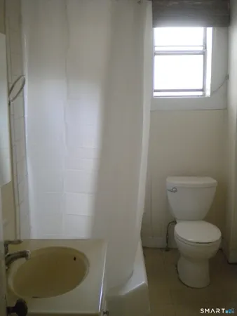 $1,800 | 382 Whitney Avenue, New Haven, CT 06511