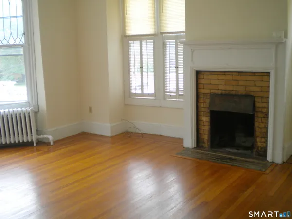 $1,800 | 382 Whitney Avenue, New Haven, CT 06511