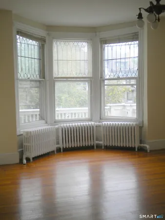 $1,800 | 382 Whitney Avenue, New Haven, CT 06511