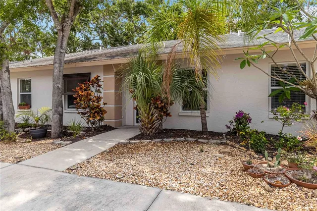 $205,000 | 642 North Jefferson Avenue, Unit 13, Sarasota, FL 34237