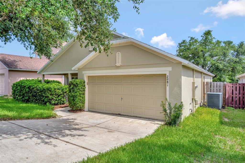 2081 Newtown Road Groveland, FL 34736 - Photo 2 of 20