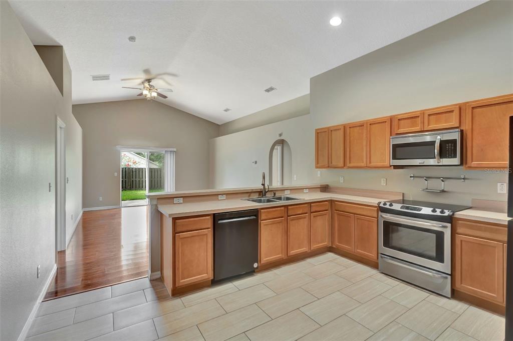 2081 Newtown Road Groveland, FL 34736 - Photo 7 of 20