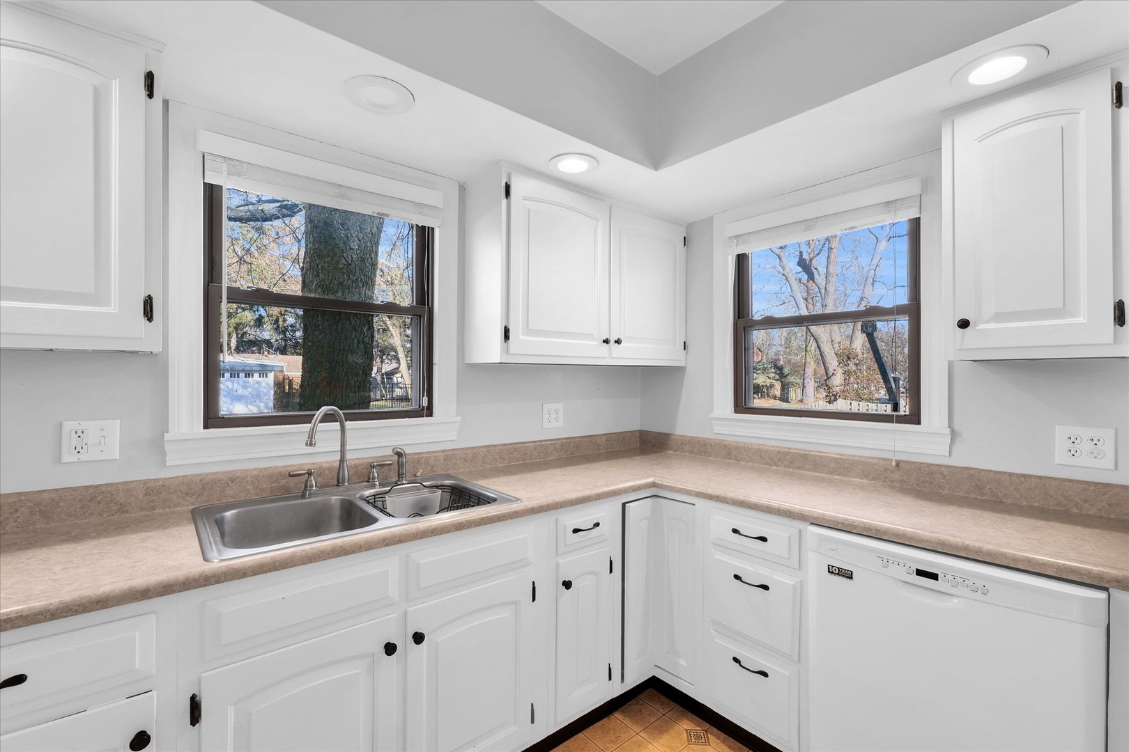1110 West Healey Street Champaign, IL 61821 - Photo 17 of 37 Gallery Image 17