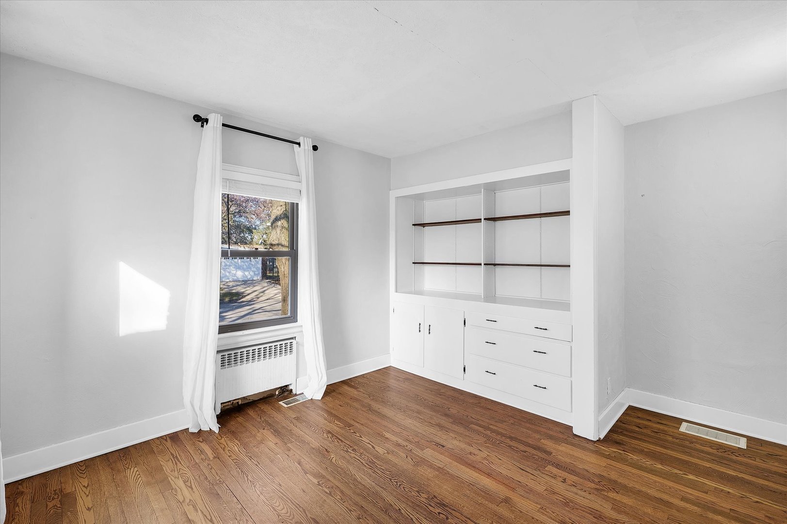 1110 West Healey Street Champaign, IL 61821 - Photo 6 of 37 Gallery Image 6