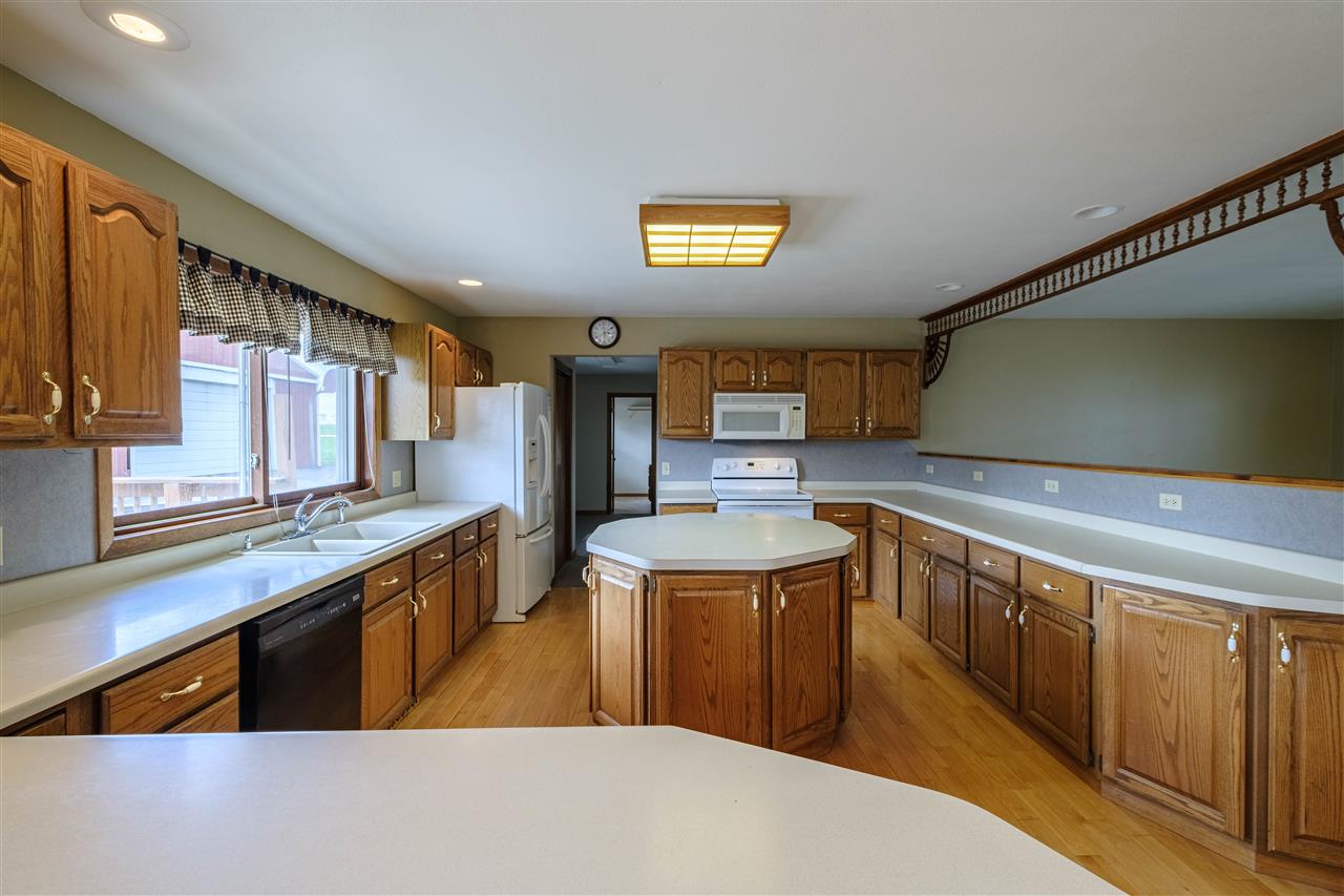 9446 North Adeline Road Leaf River, IL 61047 - Photo 17 of 76 Gallery Image 17