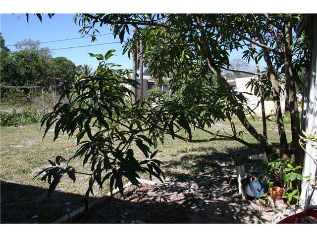 6979 Southeast Ridgeway Terrace Hobe Sound, FL 33455 - Photo 22 of 25 Gallery Image 22