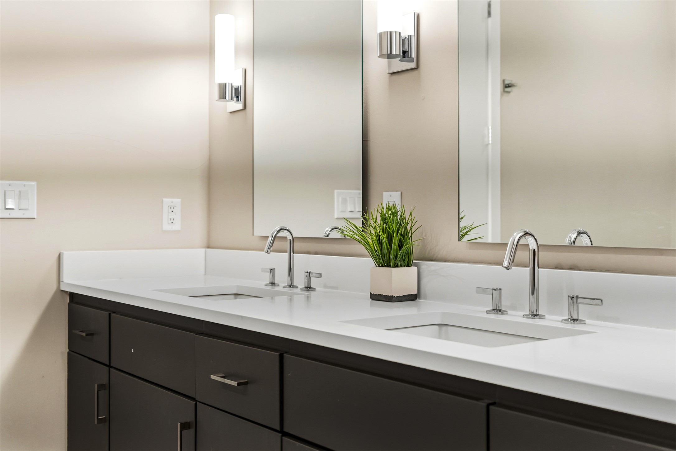 5921 Hiline Road, Unit 2304 Austin, TX 78734 - Photo 24 of 39 a bathroom with a sink and a mirror