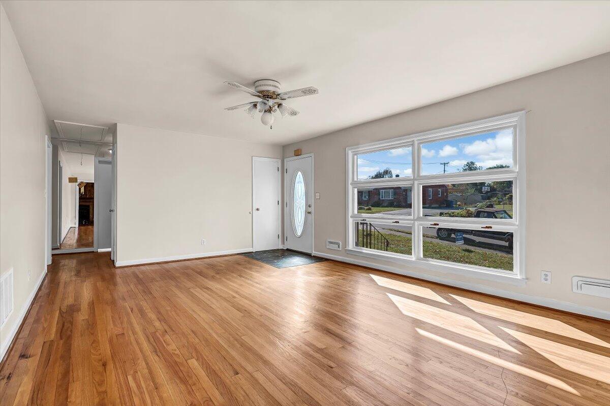 220 Frontier Road Northeast Roanoke, VA 24012 - Photo 23 of 46 05-MIB03140