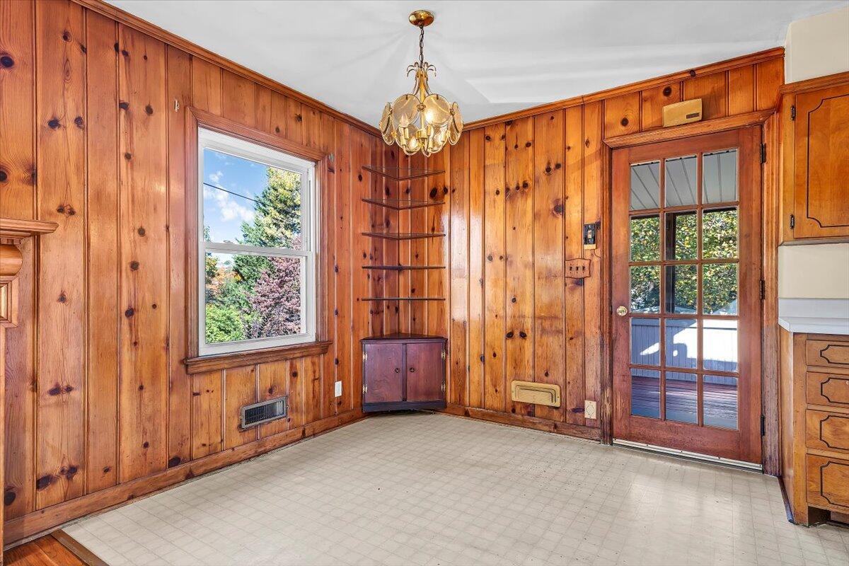 220 Frontier Road Northeast Roanoke, VA 24012 - Photo 28 of 46 10-MIB03155