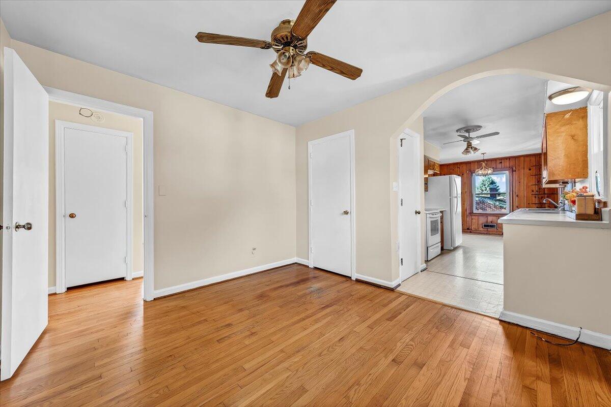 220 Frontier Road Northeast Roanoke, VA 24012 - Photo 34 of 46 16-MIB03173