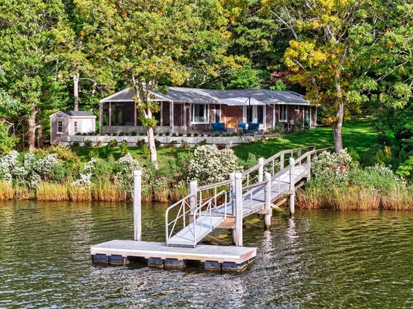 $1,550,000 | 23 Childs River Road, Falmouth, MA 02536