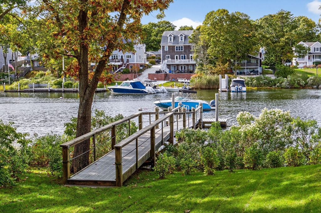 23 Childs River Road Falmouth, MA 02536 - Photo 5 of 26