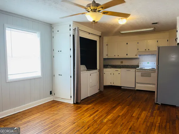 $999 | 406 East Main Street, Hogansville, GA 30230
