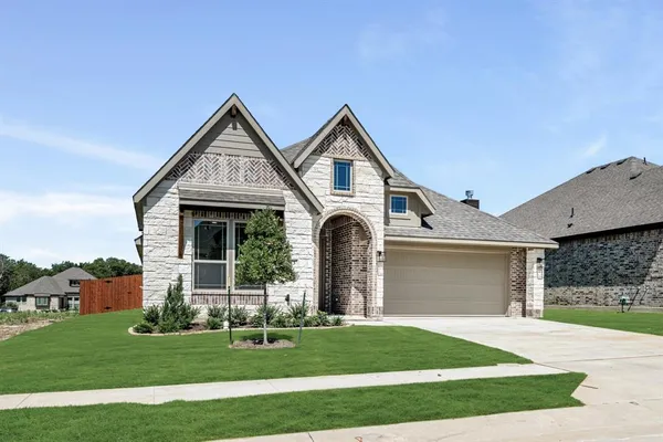 $370,000 | 213 Seminole Trail, Alvarado, TX 76009